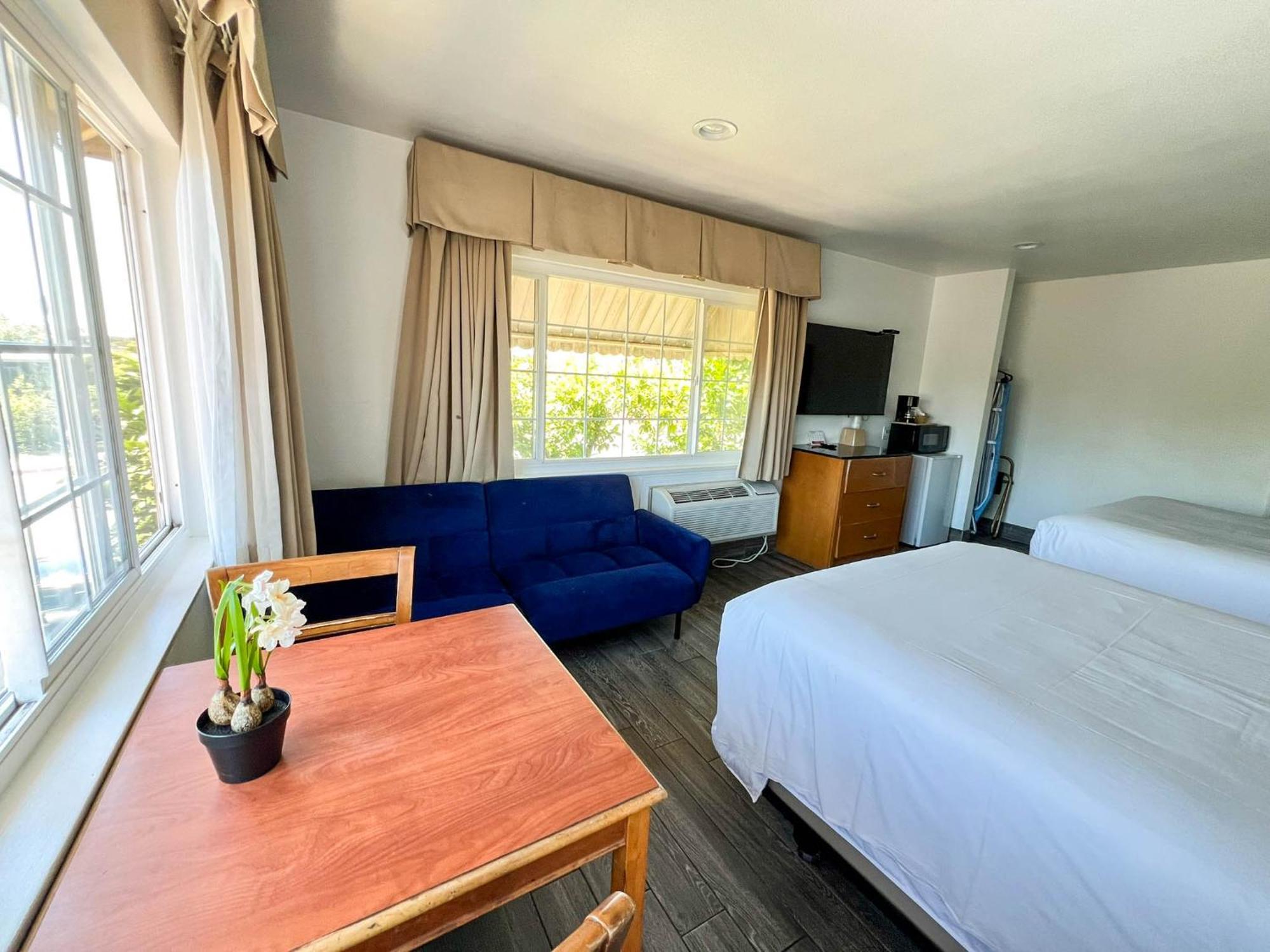 Town And Country Inn Santa Barbara Exterior photo
